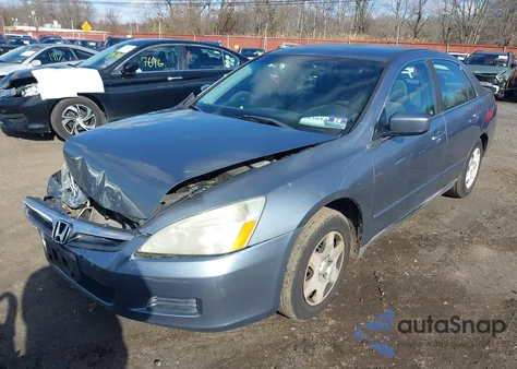 2007 Honda Accord 2.4 Lx z USA, uszkodzony, nr VIN 1HGCM56457A119189